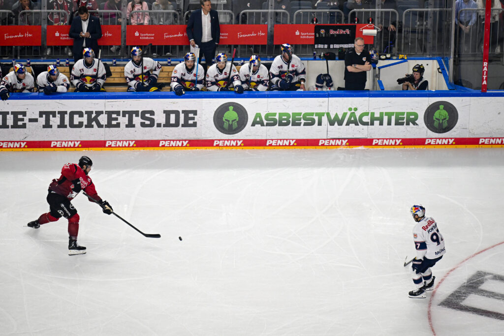 Koelner Haie gegen EHC Red Bull Muenchen am 12.09.2025 in der Lanxess Arena, Koeln. (Foto: Daniel Schaefer)