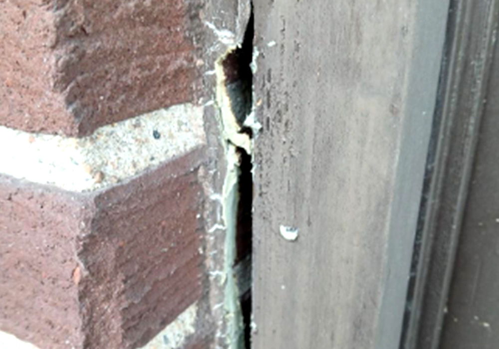 Dichtfuge am Fenster mit Asbest